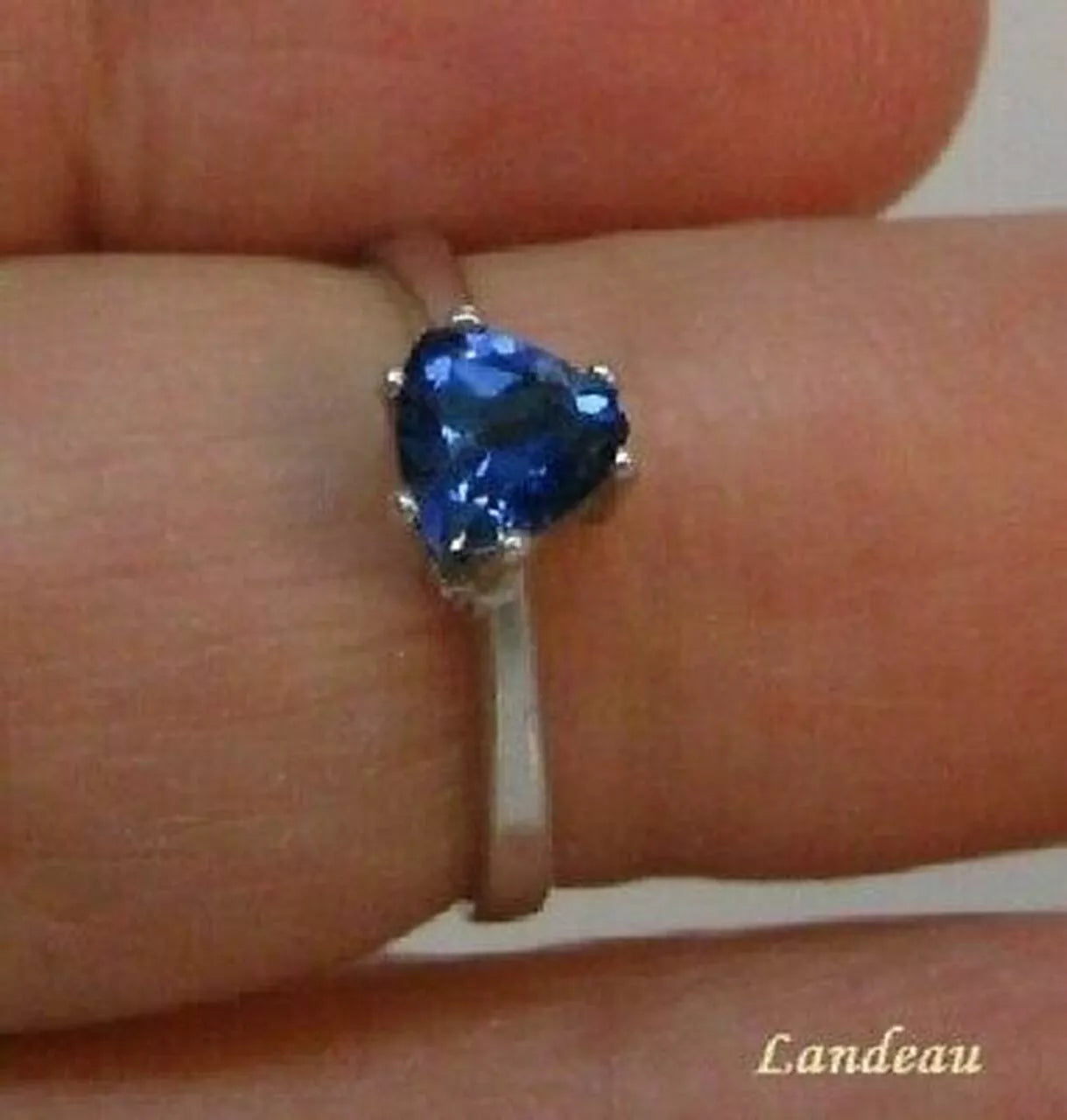a0.80 ct natural gem Trillion Ceylon Blue Sapphire S. Silver Ring (6.5) *
