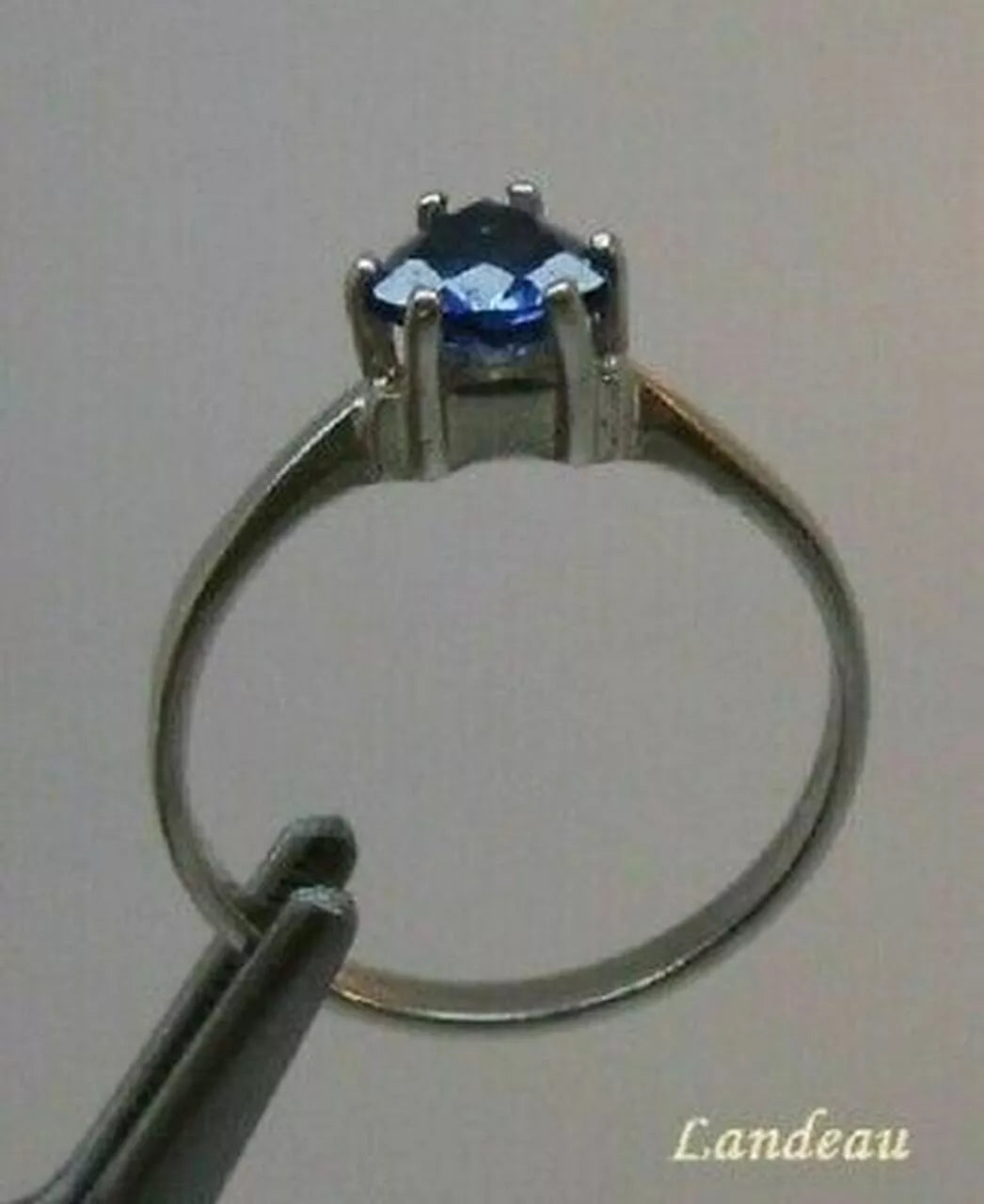 a0.80 ct natural gem Trillion Ceylon Blue Sapphire S. Silver Ring (6.5) *
