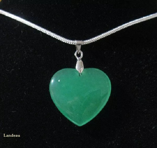 16 ct Natural heart Jade sterling silver pendant